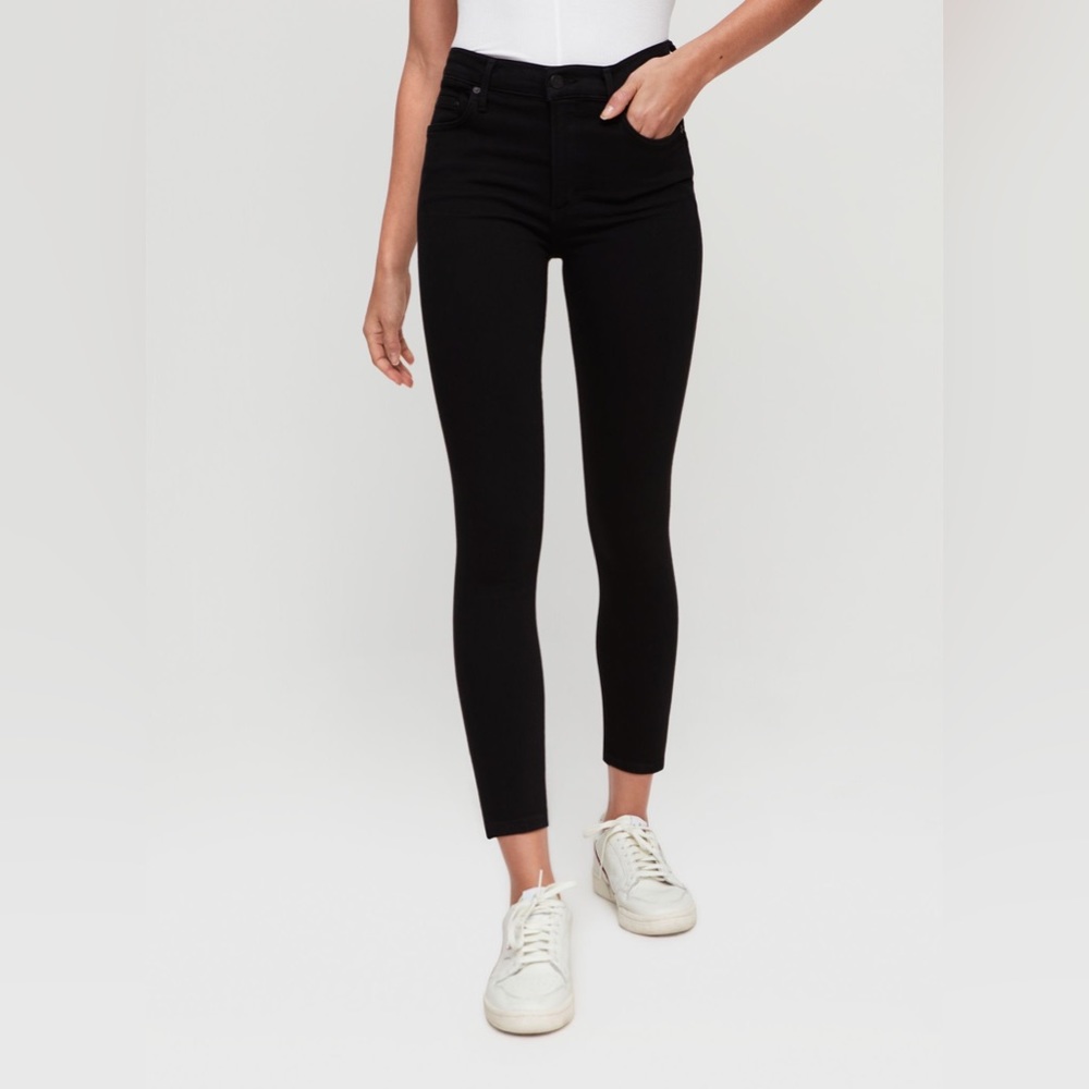 Like new 🚨Citizens of Humanity Rocket High Rise Crop All Black sz 27. 10/10
